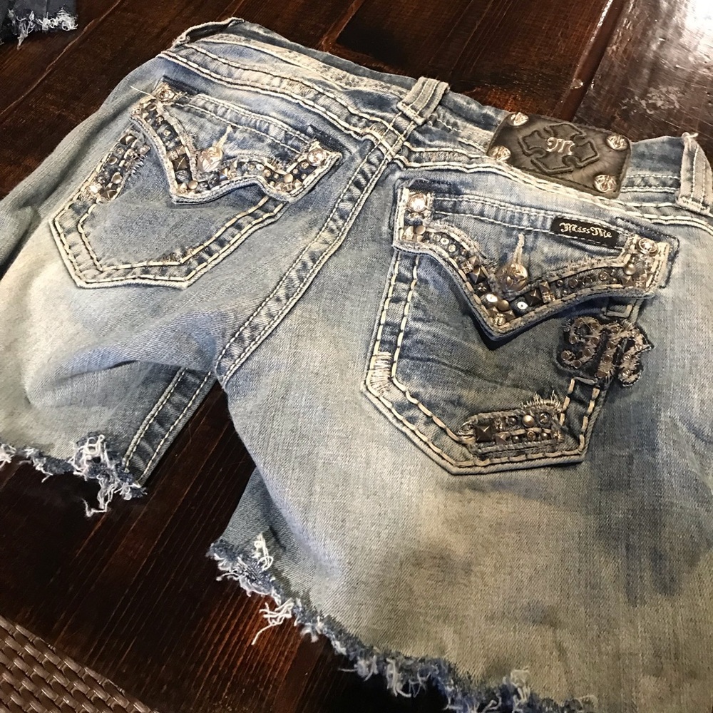 Miss Me cutoff Jean shorts size 27